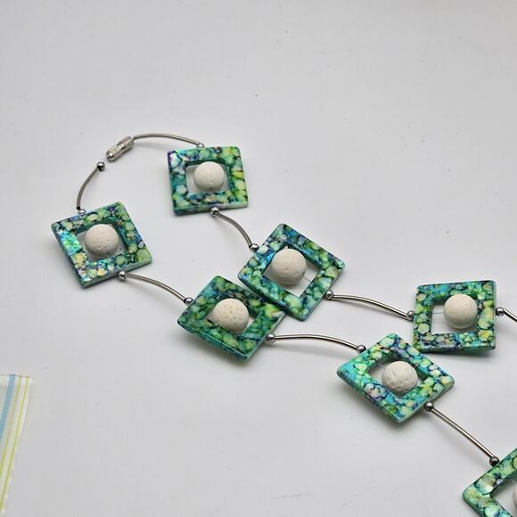 Green Blue Geometric Square Stations Silver Tone Separators Beaded Necklace - Picture 10 of 13